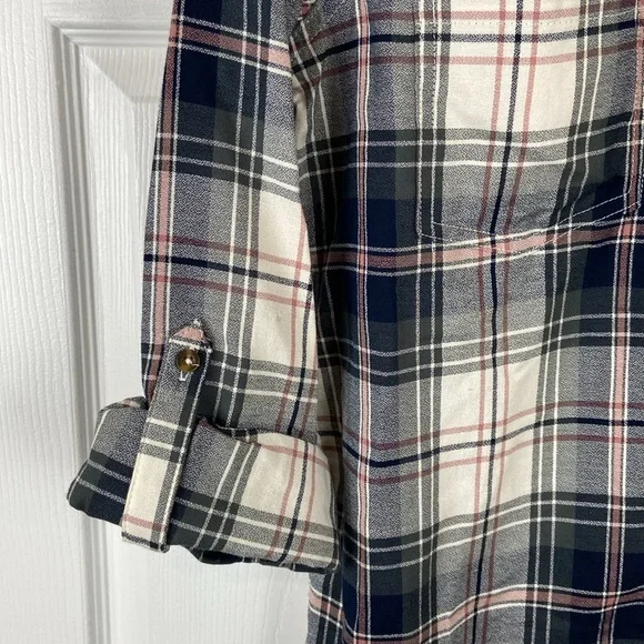 Carhartt Long Sleeve Button Up Shirt RN 14806 New with tag Womens Med 8/10 - Picture 4 of 7